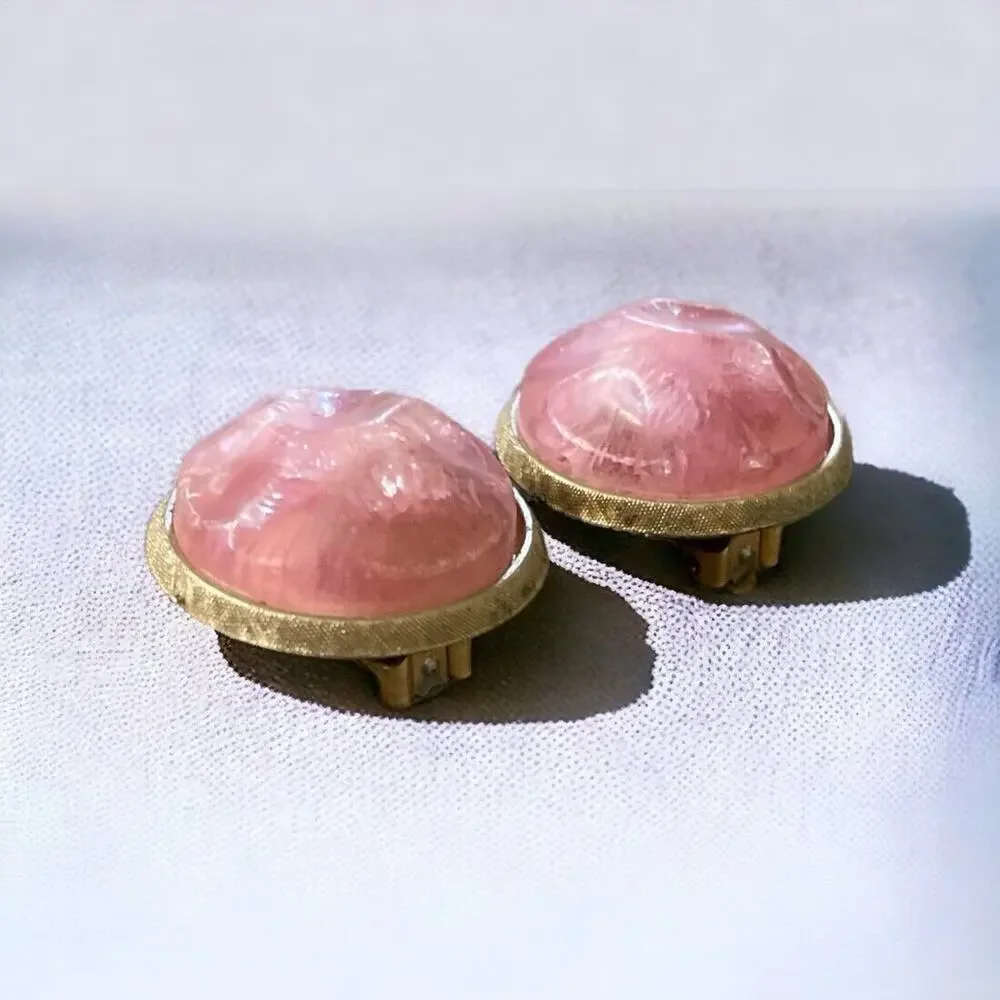 Vintage Coro 40s 50s Pink Large Round Earrings Faux Stone Gold Look Trim Clip On - Picture 2 of 4